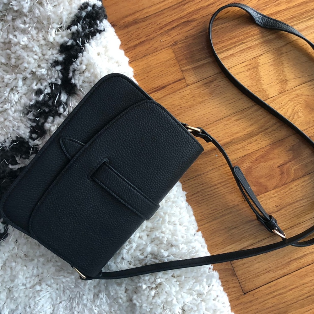 BLACK CROSSBODY BAG
